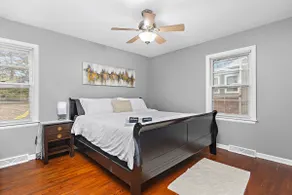 Cozy Home: Close to Everything! Pet Friendly! - Image 2