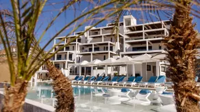 Boutique Condo, Ocean Views, Luxury Amenities - Image 2