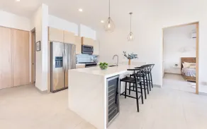 Boutique Condo, Ocean Views, Luxury Amenities - Image 3