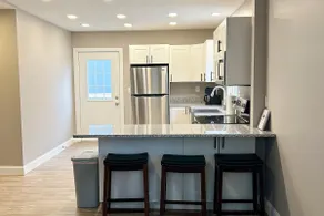 Cute bungalow in Pleasant Hill! - Image 2