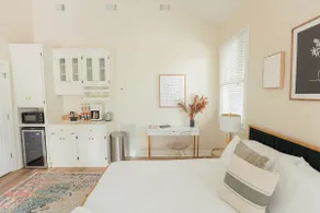Cozy Private Guest Studio w/King Bed-Close to I-10 - Image 2