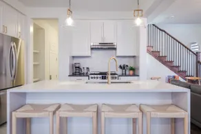 Toronto [45 mins] Sleep 8| Free Parking | Backyard - Image 4