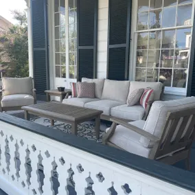 Spacious 1835 home close to downtown and the river - Image 4
