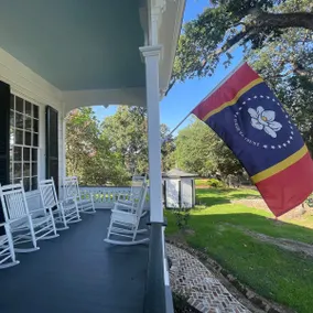 Spacious 1835 home close to downtown and the river - Image 3