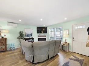 Pine Beach House - Image 5