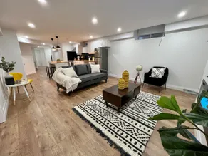 Luxury Lush Guest Suite in Ancaster - Image 2