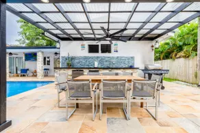 Casa Tropicana - Heated Pool, Game Room & Mins from beach - Image 5