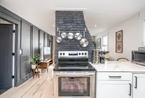 Stylish & Homey 1st Floor Flat w. Outdoor Space - Image 2