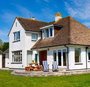 Spacious Family Home With Amazing View - Image 3