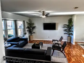 Charming 5 Bedroom Retreat Near Beaches - Image 2