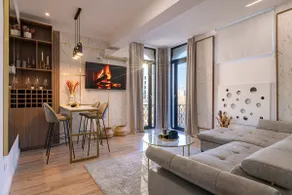 Golden View - Breathtaking Location - City Center - Image 2
