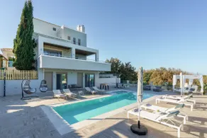 FREE Breakfast/heated Pool/Playground/5km from Sea - Image 3
