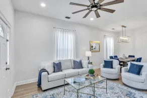 Luxury Designer San Marco Oasis-Sleeps 6 - Image 2