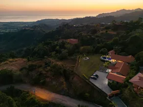 Villa Serendida | Ocean Views, With Pool & BBQ - Image 5