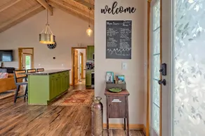 Room at the Top- Dog Friendly Mountain Cabin! - Image 4