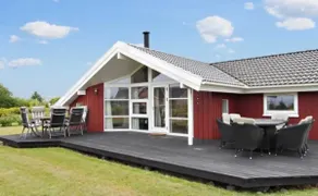 Well-equipped cottage 250 m from the beach - Image 2