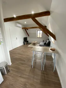 No. 4 Beautiful new apartment in a perfect location. - Image 3