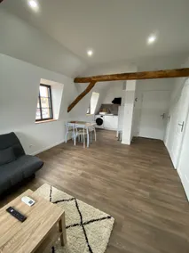 No. 4 Beautiful new apartment in a perfect location. - Image 2