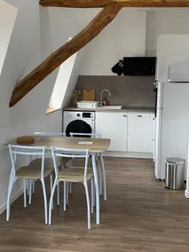 No. 4 Beautiful new apartment in a perfect location. - Image 4