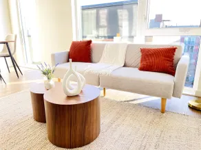 Luxe Condo | Rooftop, GYM, Views! - Image 3