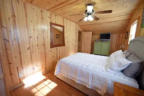 Couples Cozy Cabin - Image 3