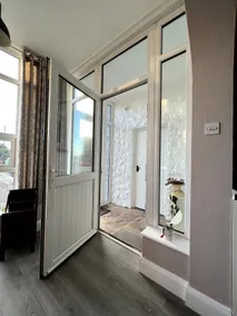 Seafront Apartment in Sutton - Image 3