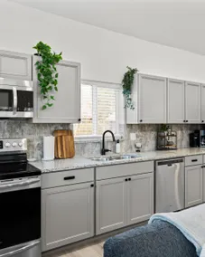 Newly Remodeled- 2 Bedroom- Large Yard - Image 5