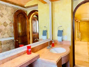 Beautiful luxurious house in the heart of RP - Image 5