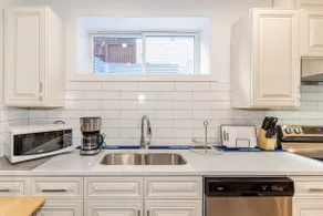 Super Discounted Rate 3-Bdrm Bsmt Suite near Whyte - Image 4