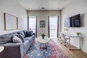 Canyon Vista 1bd w/ King Size Bed, Hot Tub & Gym - Image 2