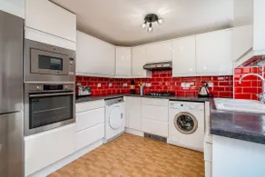 Pass the Keys Stylish 4 Bedroom Home with Parking in Borehamwood - Image 5