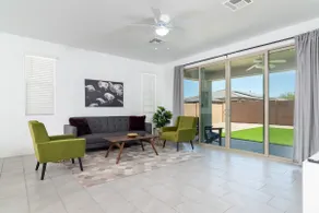 Stylish & Bright*TV's in each room*Backyard*Garage - Image 4