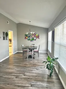 Beautiful Home in Sun n Lake - Image 2
