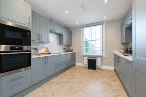 Elliot Oliver - Laverham House - Stunning 6 Bedroom Regency House With Parking - Image 3