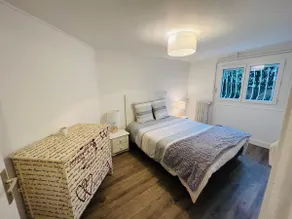 Apartment in the Rose Garden neighborhood - Image 2
