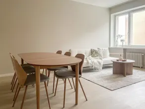 Central 1BR next to the park - Image 5