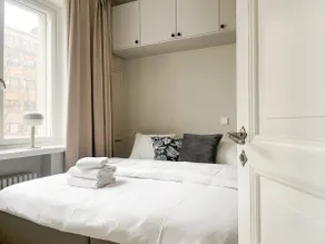 Central 1BR next to the park - Image 3