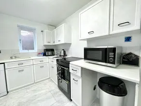 Clean and Spacious - Image 5