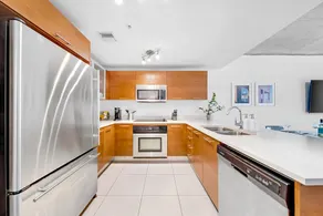 Modern Miami Gem: 1BR (2 Queens) Walkable Midtown - Image 4