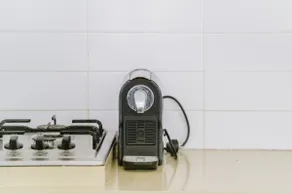 Chic & Cozy 2BR in Ben Yehuda - Image 4