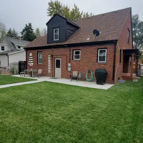 Immaculate 4 Bedroom Home Centrally Located - Image 3