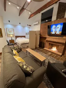 Studio in Historic Garfield Neighborhood - Image 4
