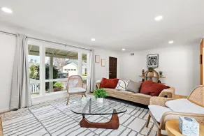 222-New, Stylish Quiet 2B1B w/ Yard near Stanford - Image 2