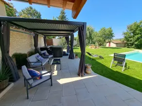 Rudelle maison Jacuzzi et piscine privé - Image 2