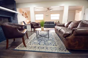 Charming 4-Bedroom House with Private Pool - Image 4