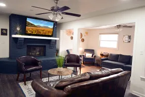 Charming 4-Bedroom House with Private Pool - Image 5