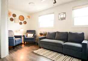 Charming 4-Bedroom House with Private Pool - Image 2