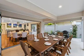 Sorrento Waterfront Retreat & Pool - Image 5