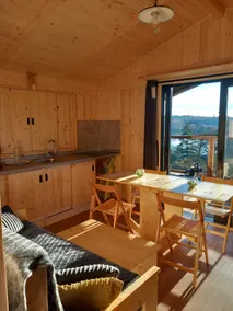 Maryflo 2 cabin - Image 2