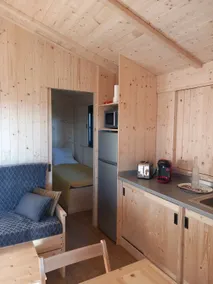 Maryflo 2 cabin - Image 4